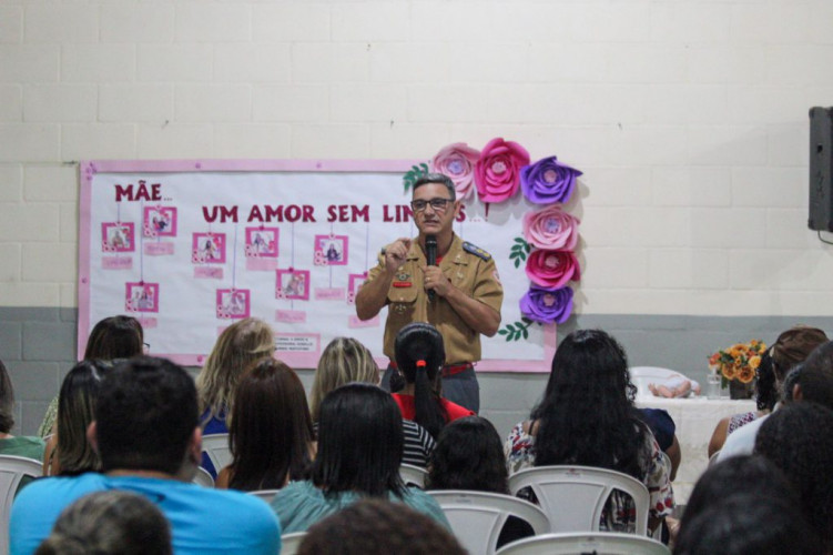 "Mãe prevenida vale uma vida" foi tema de palestra do Corpo de Bombeiros em escola do Interlagos