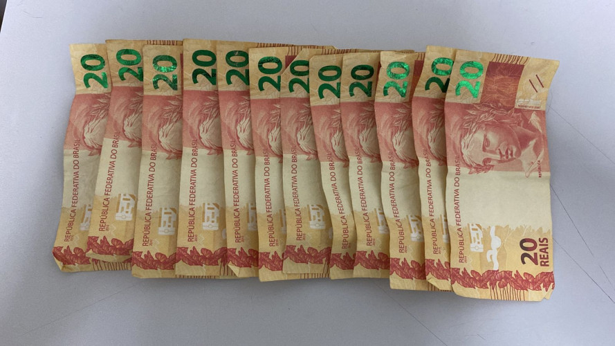 Polícia prende dupla que gastava notas falsas no comércio de Rio Bananal